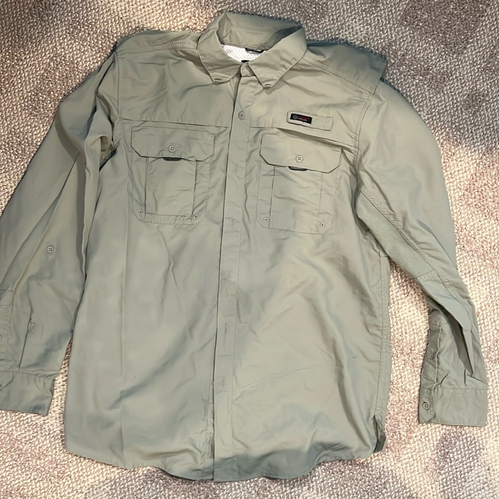 Men’s Wrangler angler shirt.  ATG EUC worn once